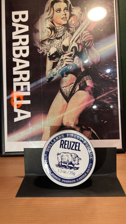 Reuzel Extreme Hold matowa pomada 113 g + żel do golenia 7,4 ml